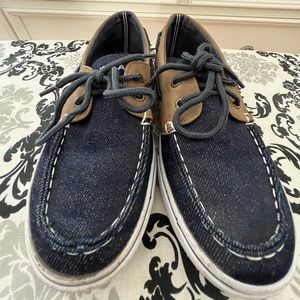 Youth size 3 Nautica Deck shoes. Worn once.